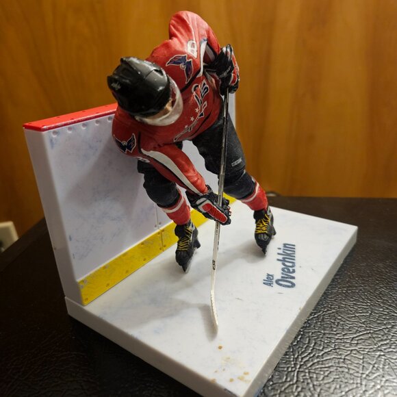 Alexander Ovechkin Collectors Figure - Picture 6 of 7